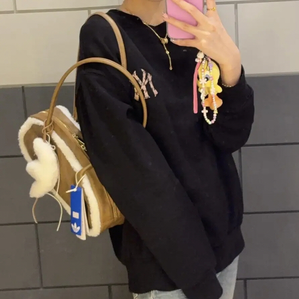 아디다스 오리지널 양털 셰르파 PU 바게트 숄더백 카멜 KT0859 이미지 8