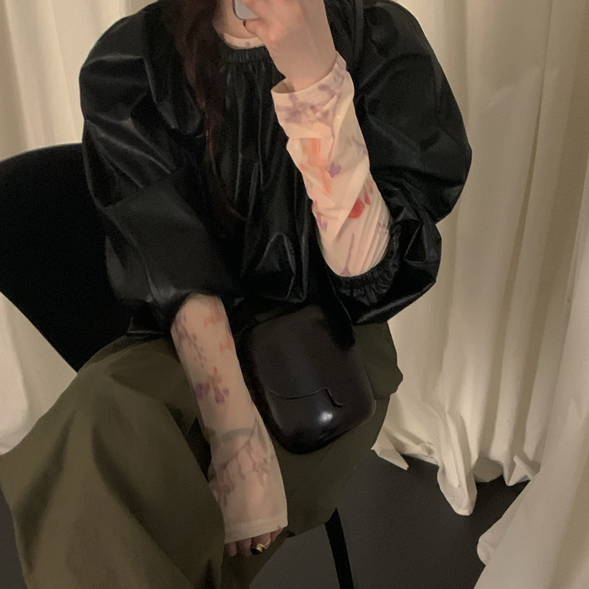 [일부당일] 바스켓 드로잉 티셔츠 레이어드 포인트 플라워 스판 이너티 (2c) - 상품 이미지
