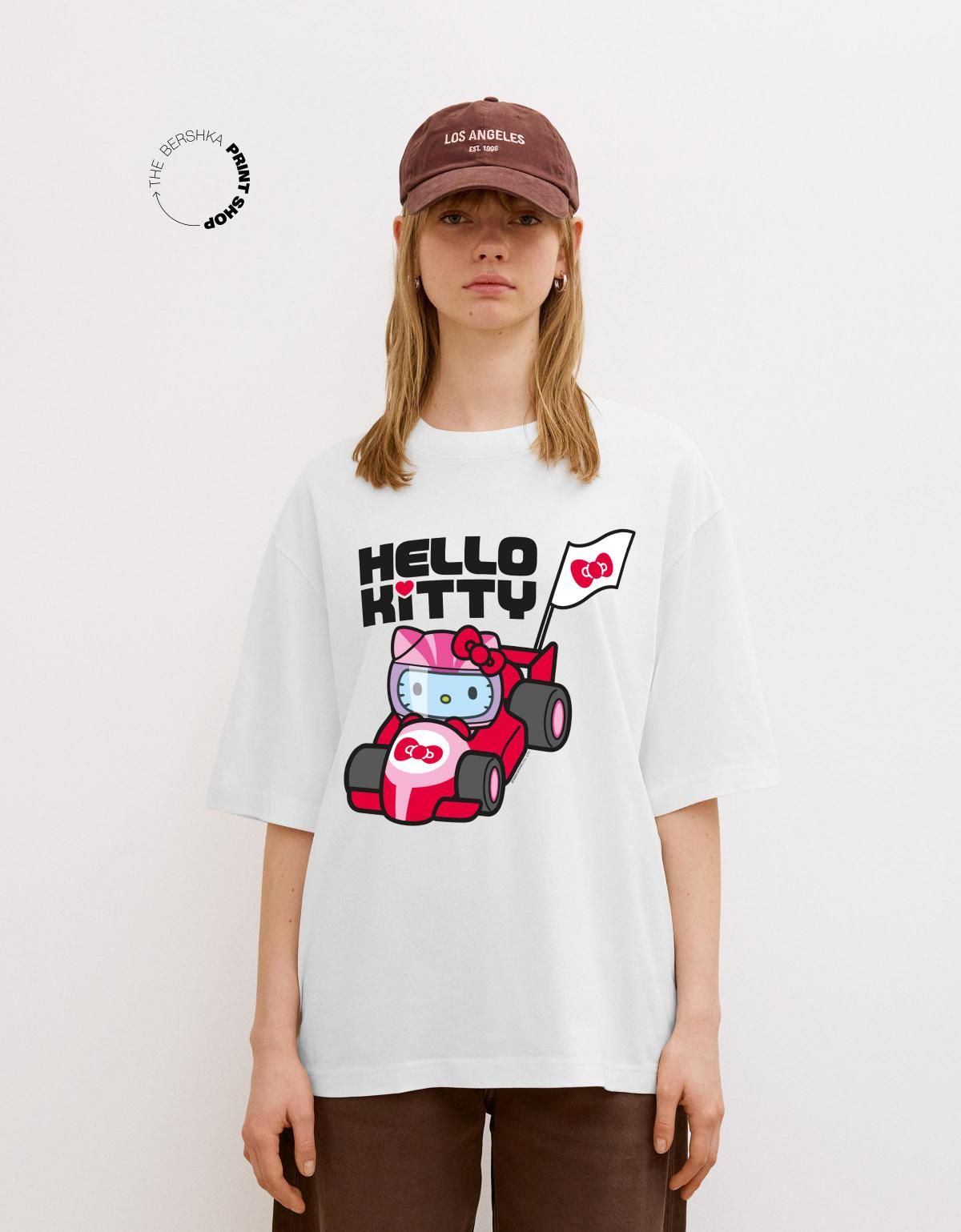 버쉬카 캐주얼 오버핏 헬로우키티 그래픽 반팔 티셔츠 2377/807 OFF WHITE - 상품 이미지