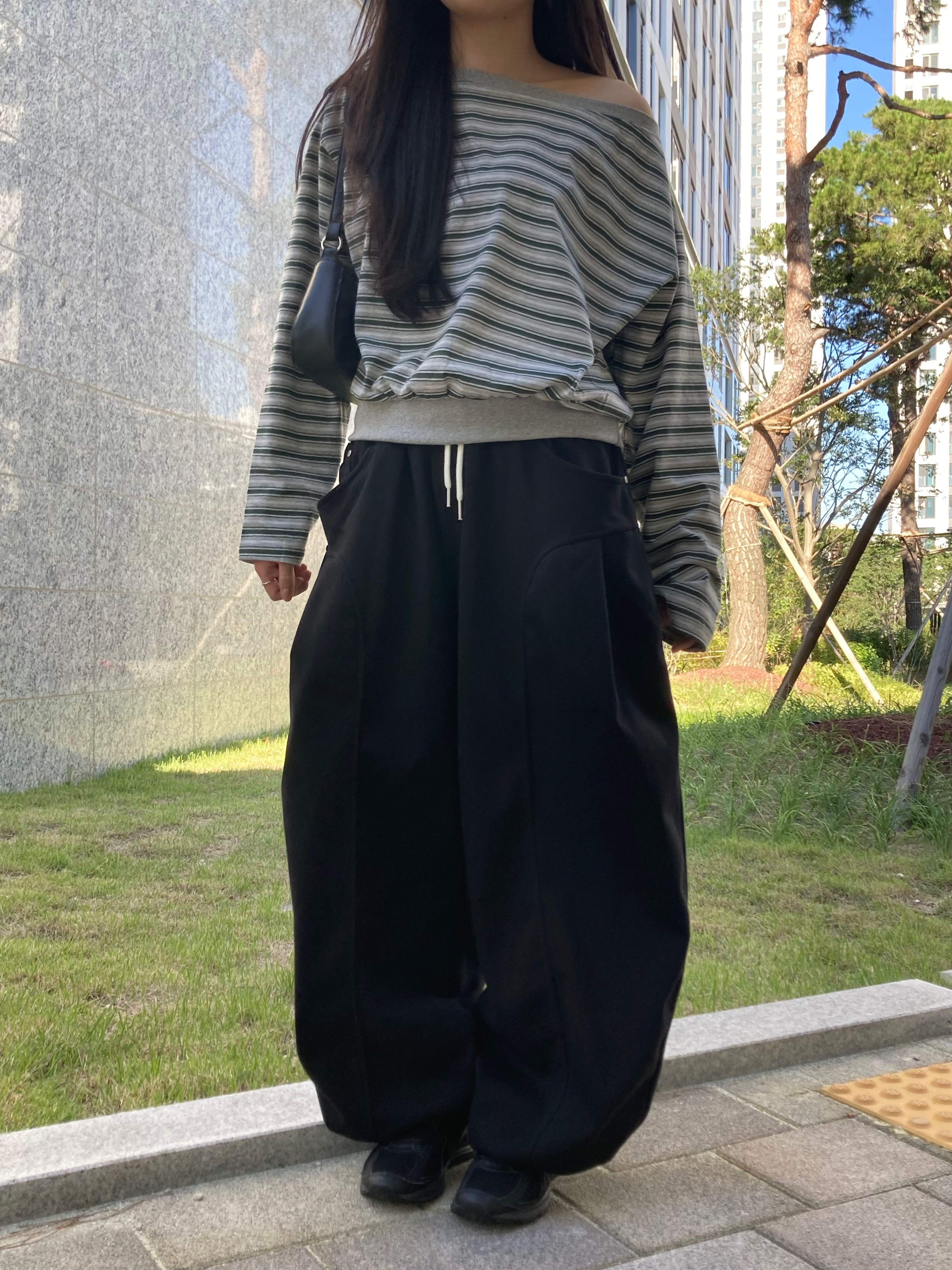 리브 핀턱 스트링 스웻 팬츠 [3Color] - 상세 이미지 5