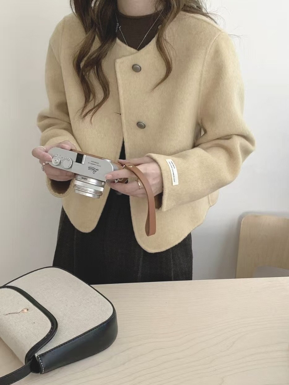 여성 노카라 라운드 핸드메이크 울 코트 포켓 숏 코트 - 메인 이미지