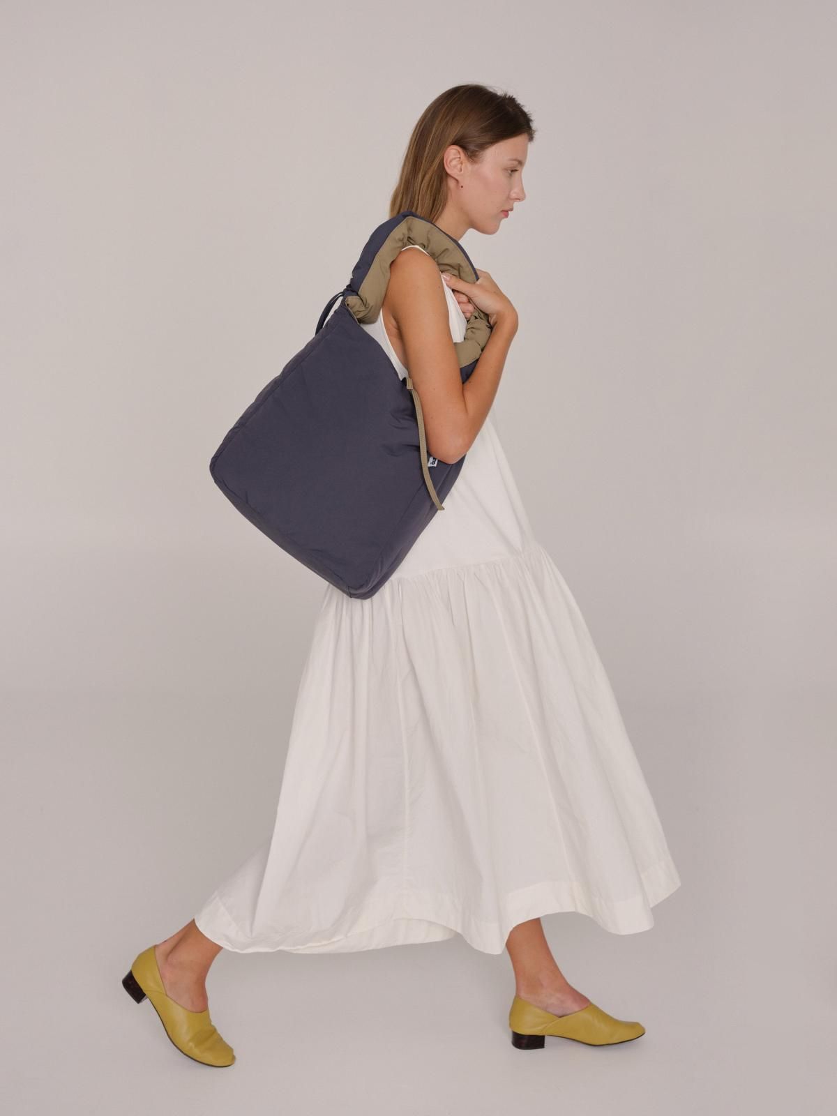 올랜드 리버서블 퀼팅 소프트 패딩 숄더백 Luca Bag 53532144730447 COAL + SAGE - 상세 이미지 5