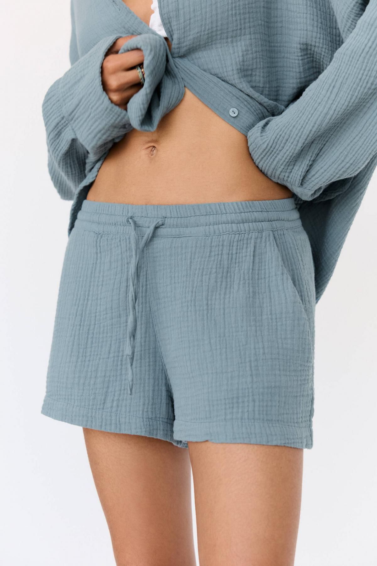 풀앤베어 텍스처 오버사이즈 밴딩 쇼츠 7696/350 BLUE - 상세 이미지 5