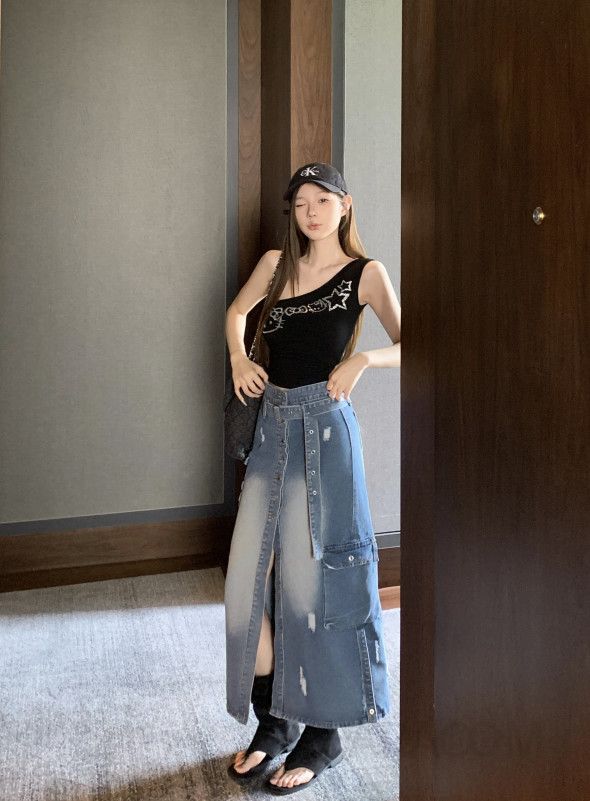 여성 데님 미디스커트 레트로 스타일 슬릿 디테일 편안한 착용감 가을 패션 데일리룩 청치마 코디 캐주얼한 매력의 하이엔드 디자인 - 상세 이미지 2