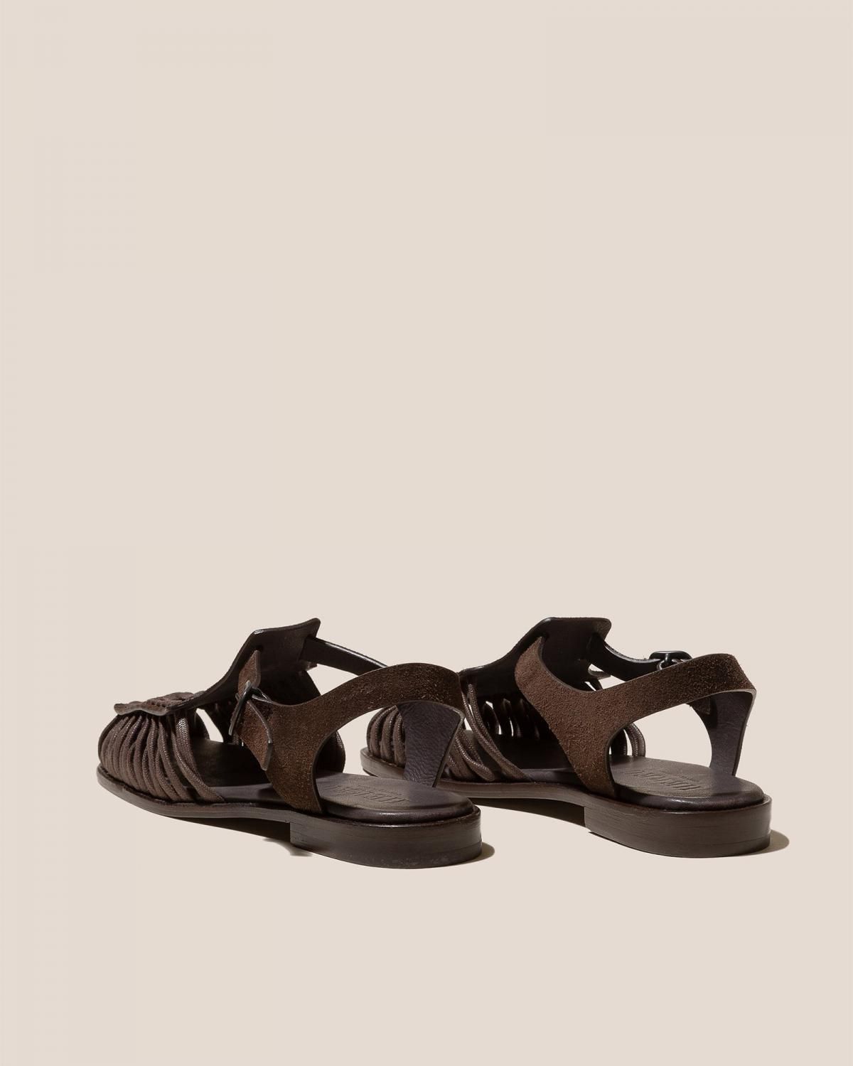 헤레우 ALARO 스웨이드 스퀘어토 T바 샌들 9242880049484 DARK BROWN - 상세 이미지 3