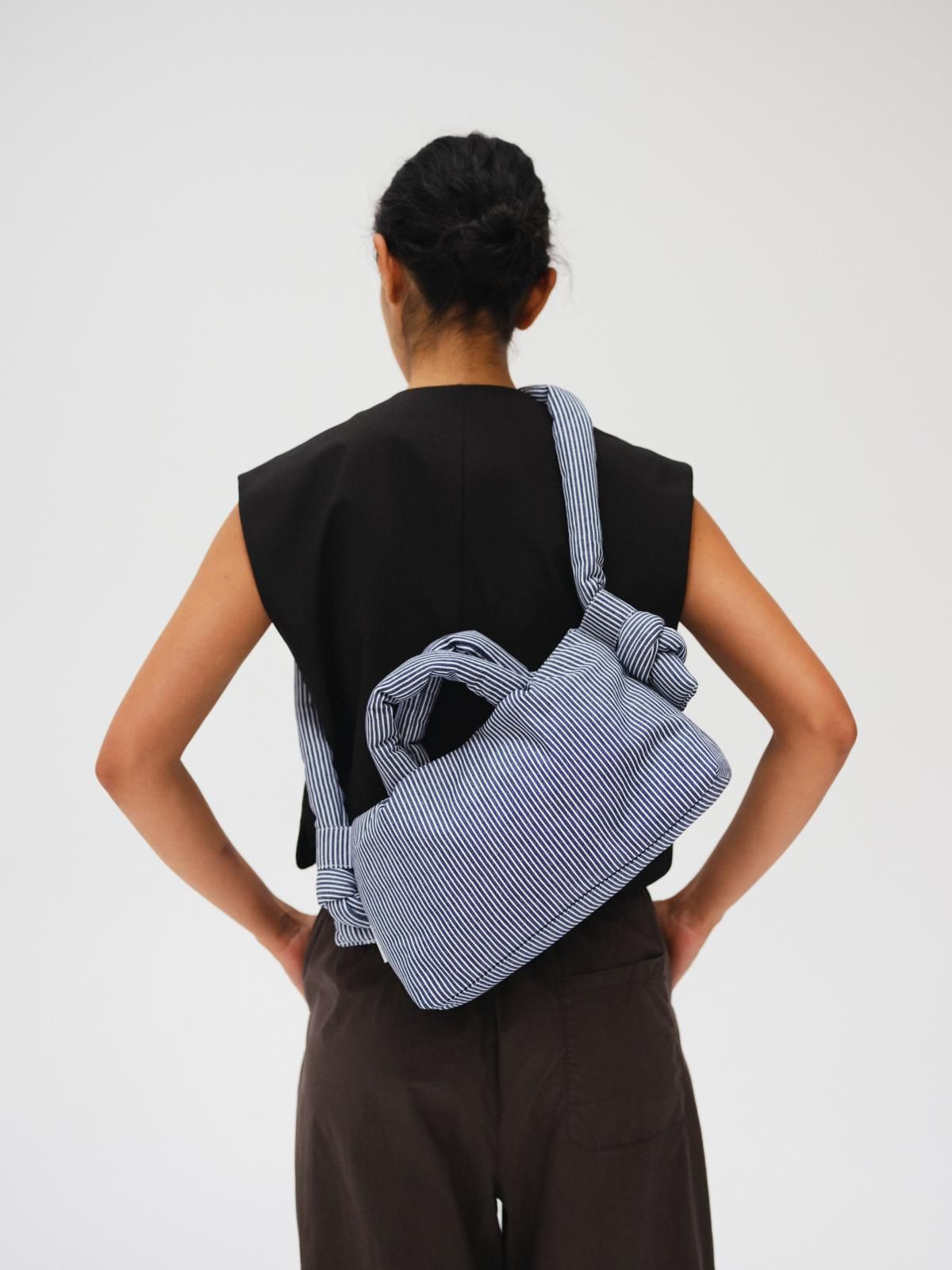 올랜드 소프트 푸퍼 미니 호보백 MiniOna 49210628145487 COTTON NAVY STRIPE - 상세 이미지 4