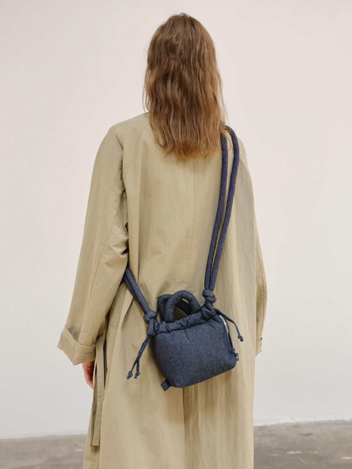 올랜드 미니멀 소프트 크로스백 Micro Ona Soft Bag 55185161453903 DENIM - 상세 이미지 3
