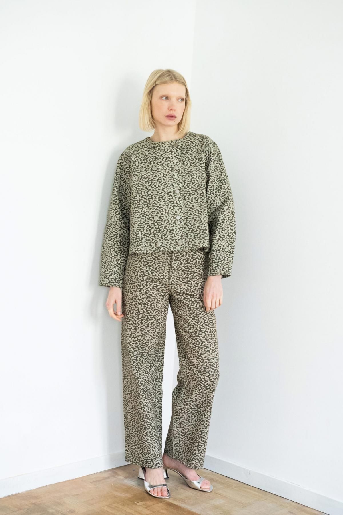 타이니코튼 플라워패턴 데님 크롭 재킷 SS25-720R23 ONE COLOR - 상세 이미지 5