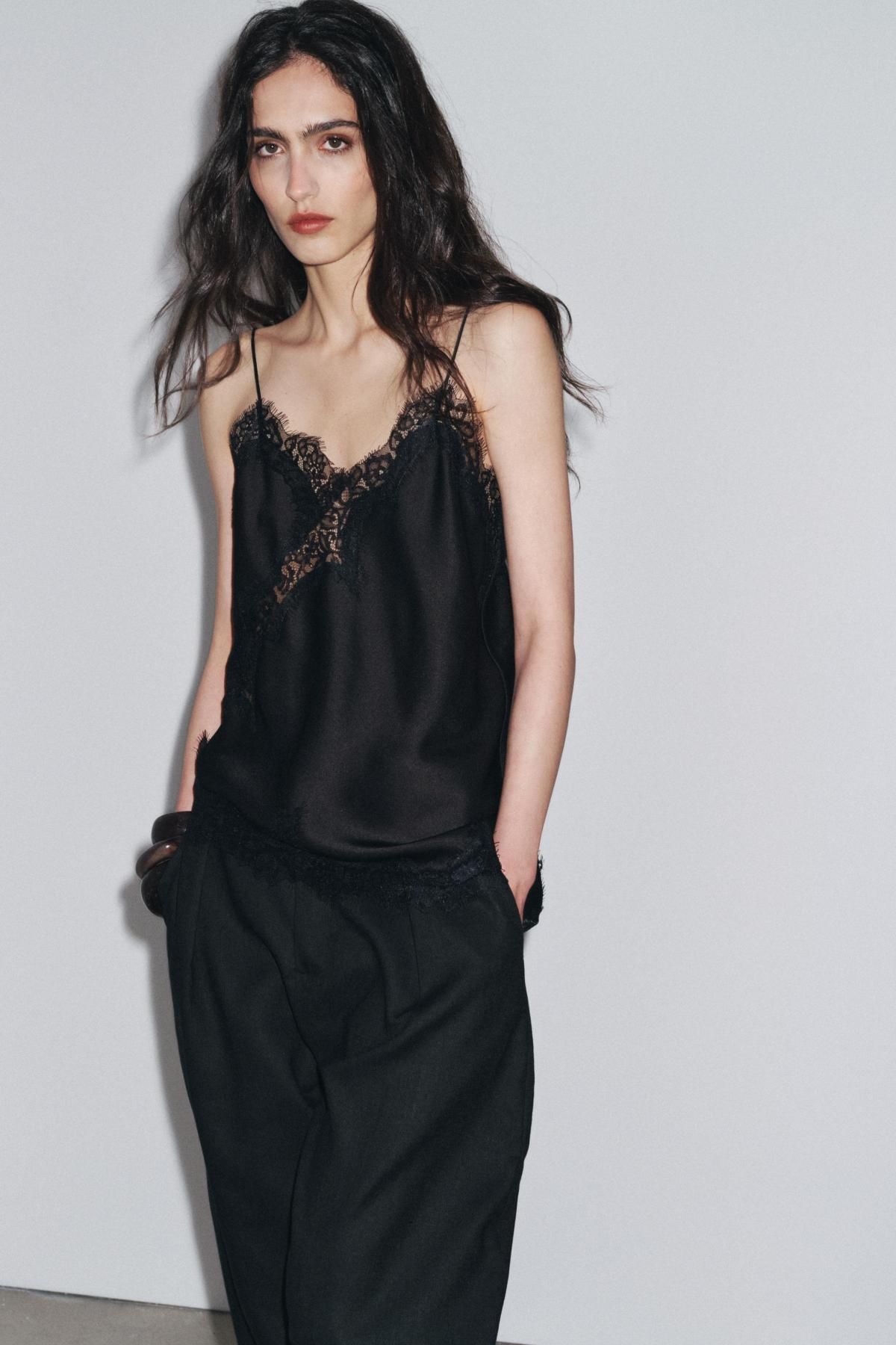 자라 레이스 캐미솔 브이넥 슬리브리스 탑 5919/105 BLACK - 상세 이미지 4