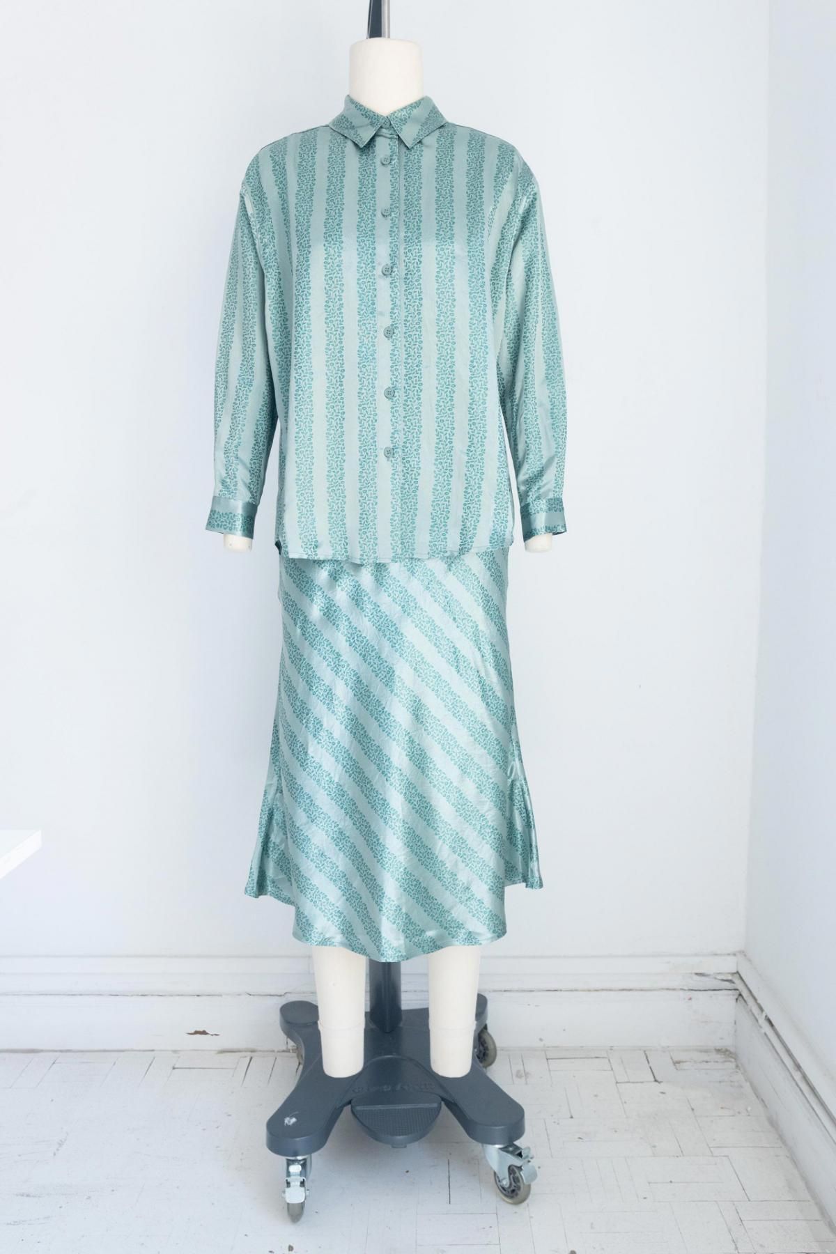 타이니코튼 샤이니 새틴 스트라이프 긴팔 셔츠 CAMISA FLOWERS SS25-697R22 ONE COLOR - 상세 이미지 4