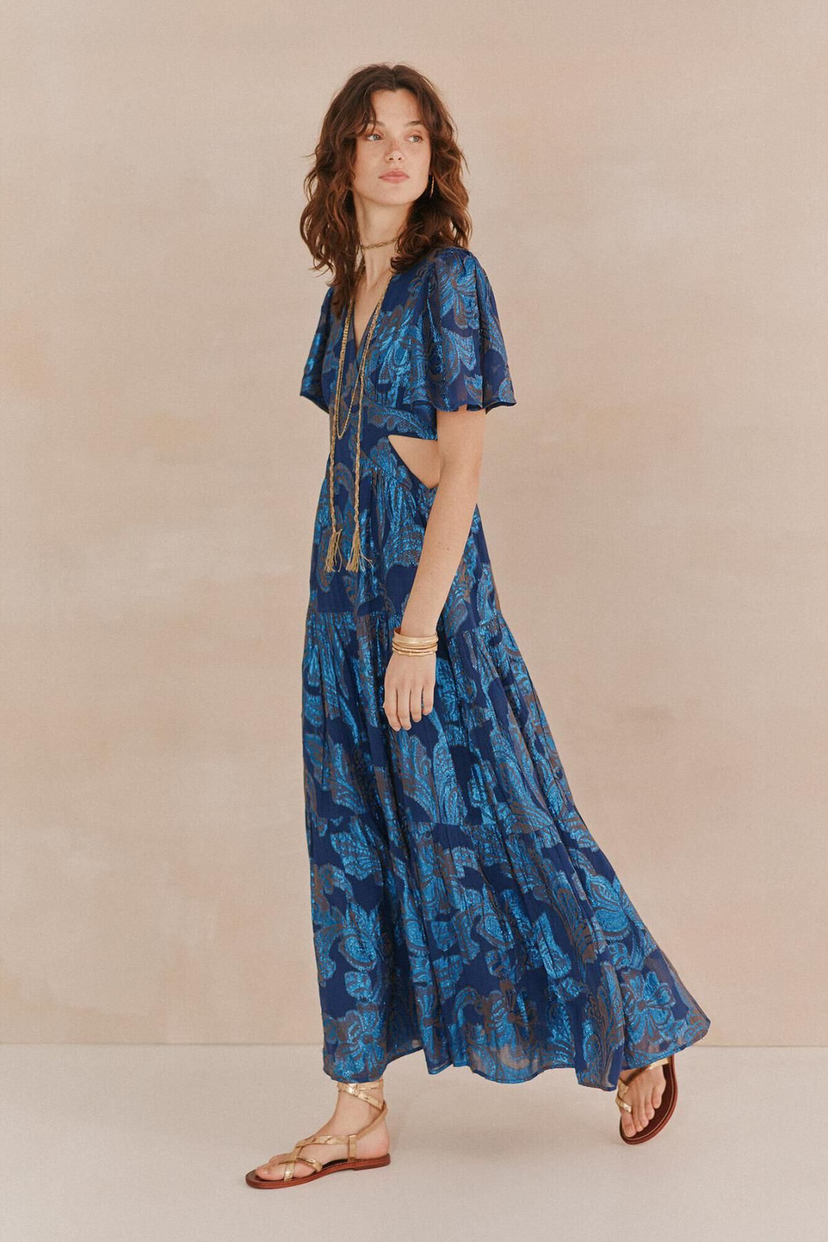 호스 인트로피아 메탈릭 플로럴 컷아웃 롱 원피스 8229099 AZUL - 상품 이미지