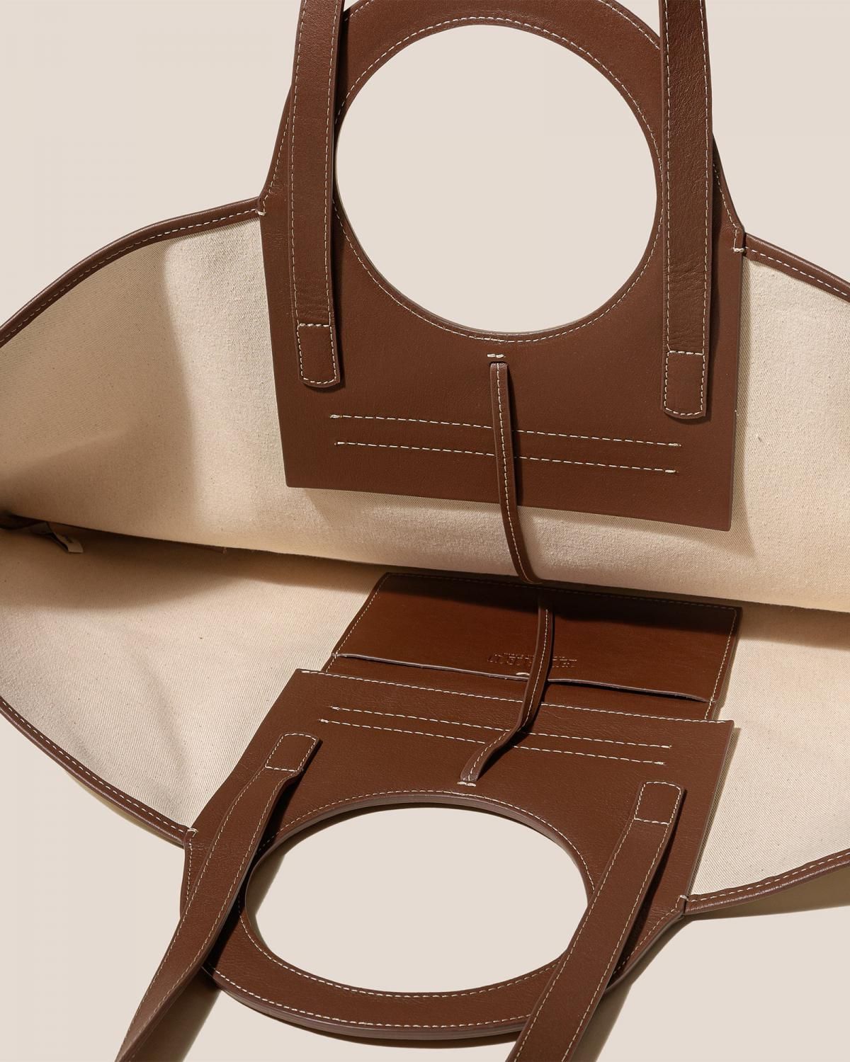 헤레우 CALA L 가죽 트림 캔버스 토트백 7697105846488 BEIGE/CHESTNUT - 상세 이미지 3