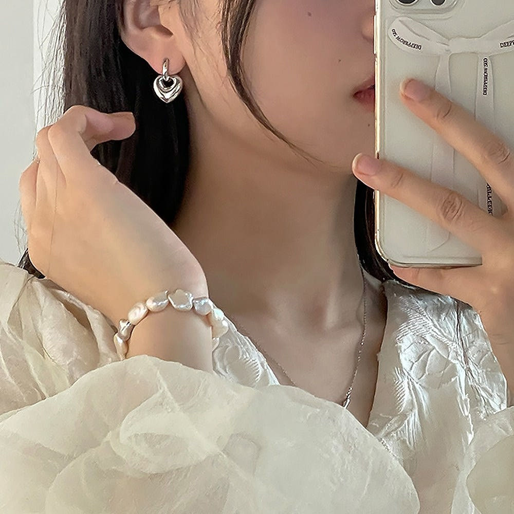 아르니 볼드 하트 원터치 링귀걸이 실버925 은침 골드 여성 데일리 귀걸이 한쌍 - 상세 이미지 2