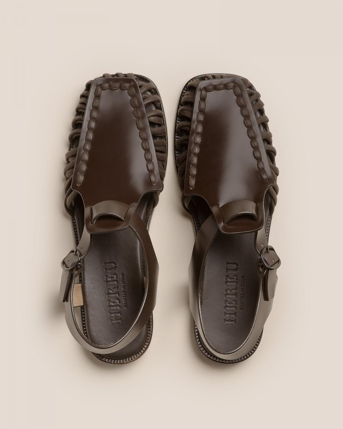 헤레우 ALARO 스퀘어토 T바 스트랩 샌들 8814062862668 DARK BROWN - 상세 이미지 3
