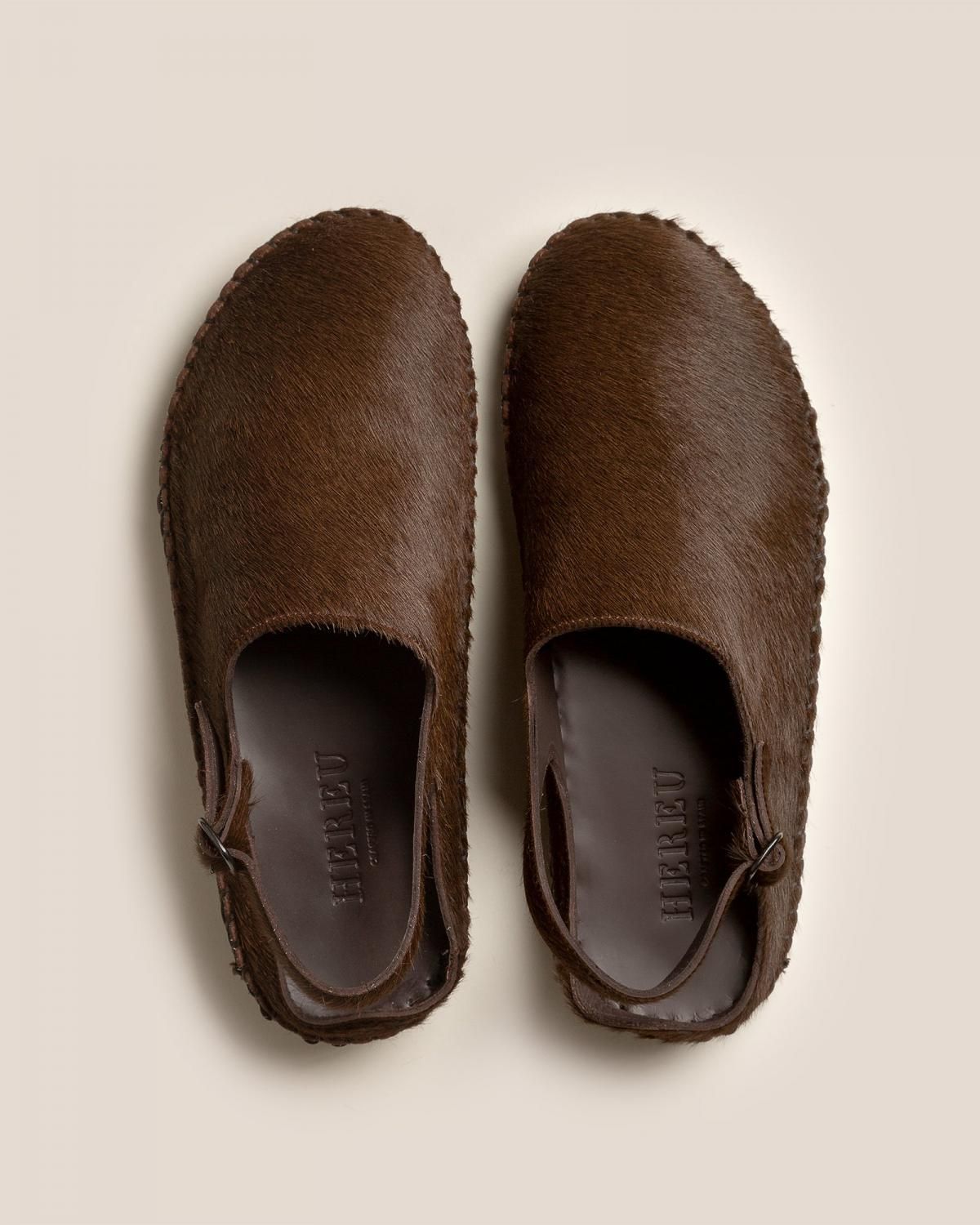 헤레우 CARGOL 카프헤어 휘핑스티치 슬링백 클로그 9043766968652 DARK BROWN - 상세 이미지 2
