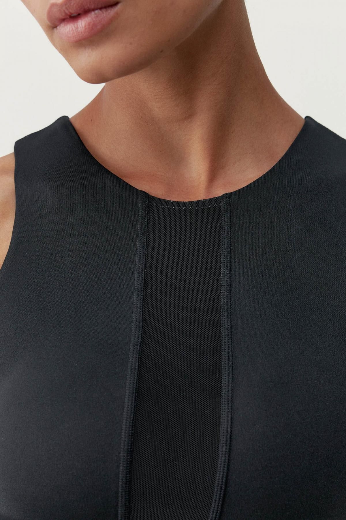 본리빙요가 테크니컬 미디엄서포트 스포츠 크롭탑 Maeva 8189517 NEGRO - 상세 이미지 3
