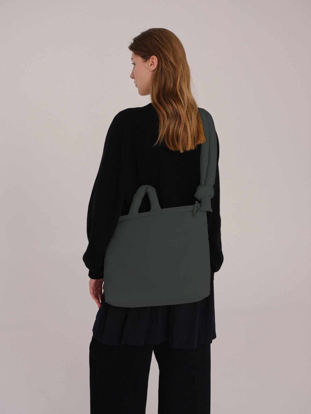 올랜드 소프트 리사이클드 나일론 호보백 Ona Pro 54713247203663 FOREST GREEN - 상세 이미지 2