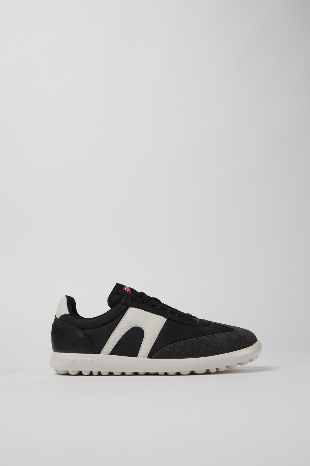 캠퍼 테크니컬 경량 로우탑 스니커즈 Pelotas Xlite K201532-002 BLACK - 메인 이미지