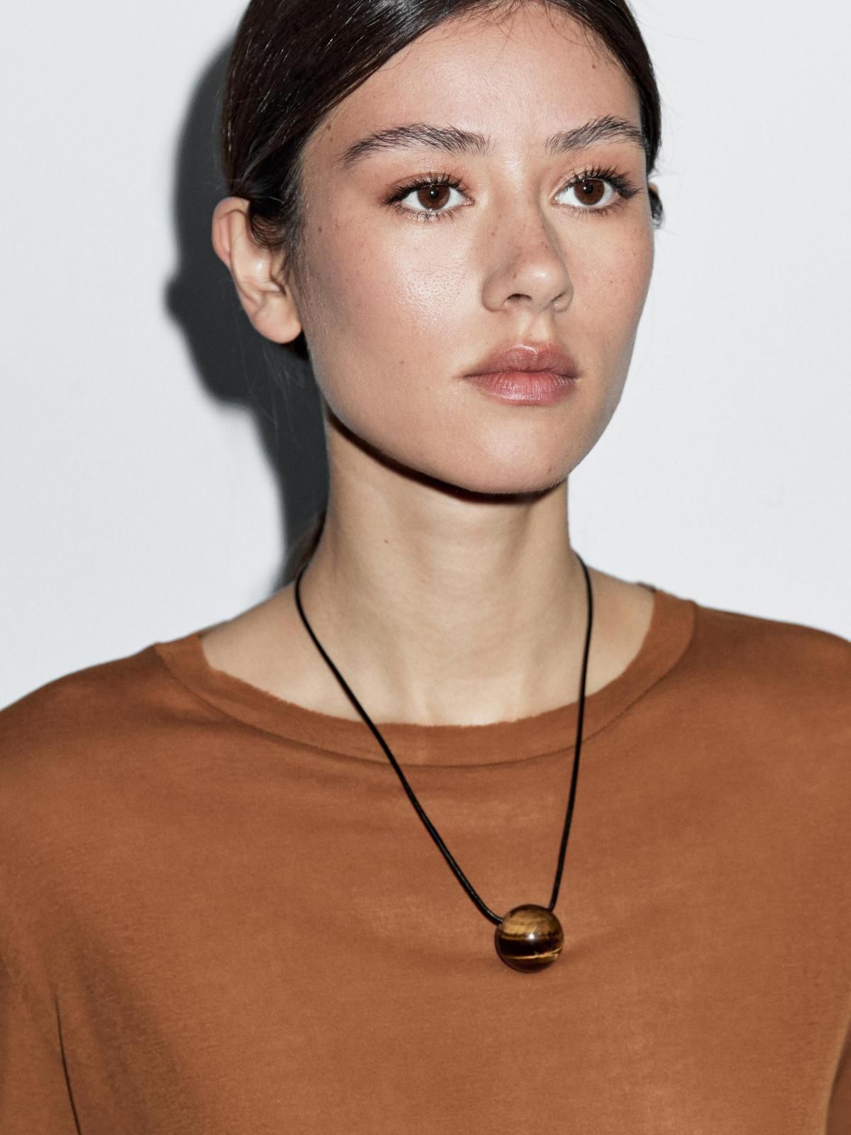 마시모두띠 라이트웨이트 마블 텍스처 슬림핏 코튼 긴팔 티셔츠 6805/117 OCHRE - 상세 이미지 4