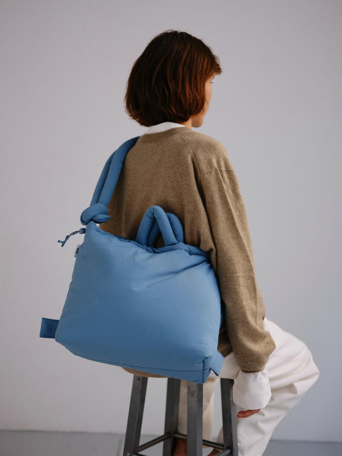 올랜드 소프트 라이트나일론 테크니컬 호보백 Ona 46924342853967 LIGHT BLUE - 상세 이미지 4