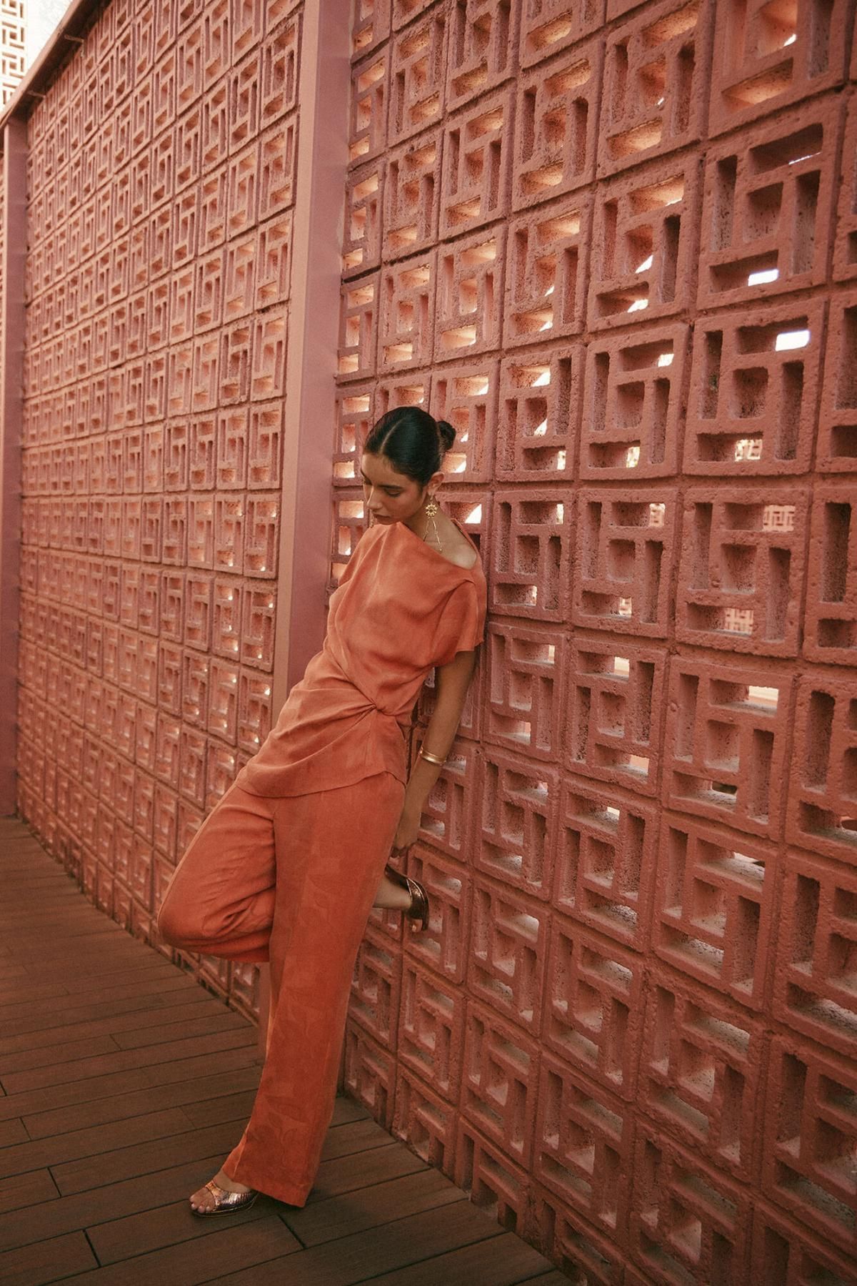 호스 인트로피아 테크니컬 자카드 스트레이트핏 와이드 슬랙스 팬츠 Petra 6549003 NARANJA - 상세 이미지 2