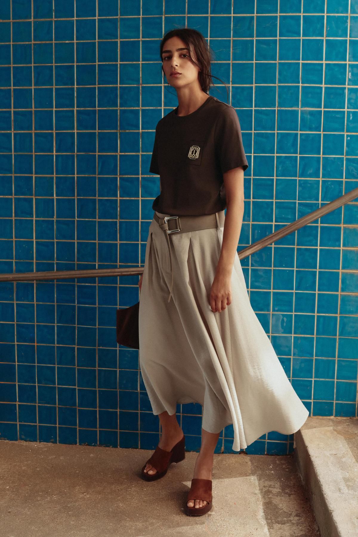 자라 메탈 클라스프 라운드넥 반팔 티셔츠 1165/197 BROWN - 상세 이미지 2