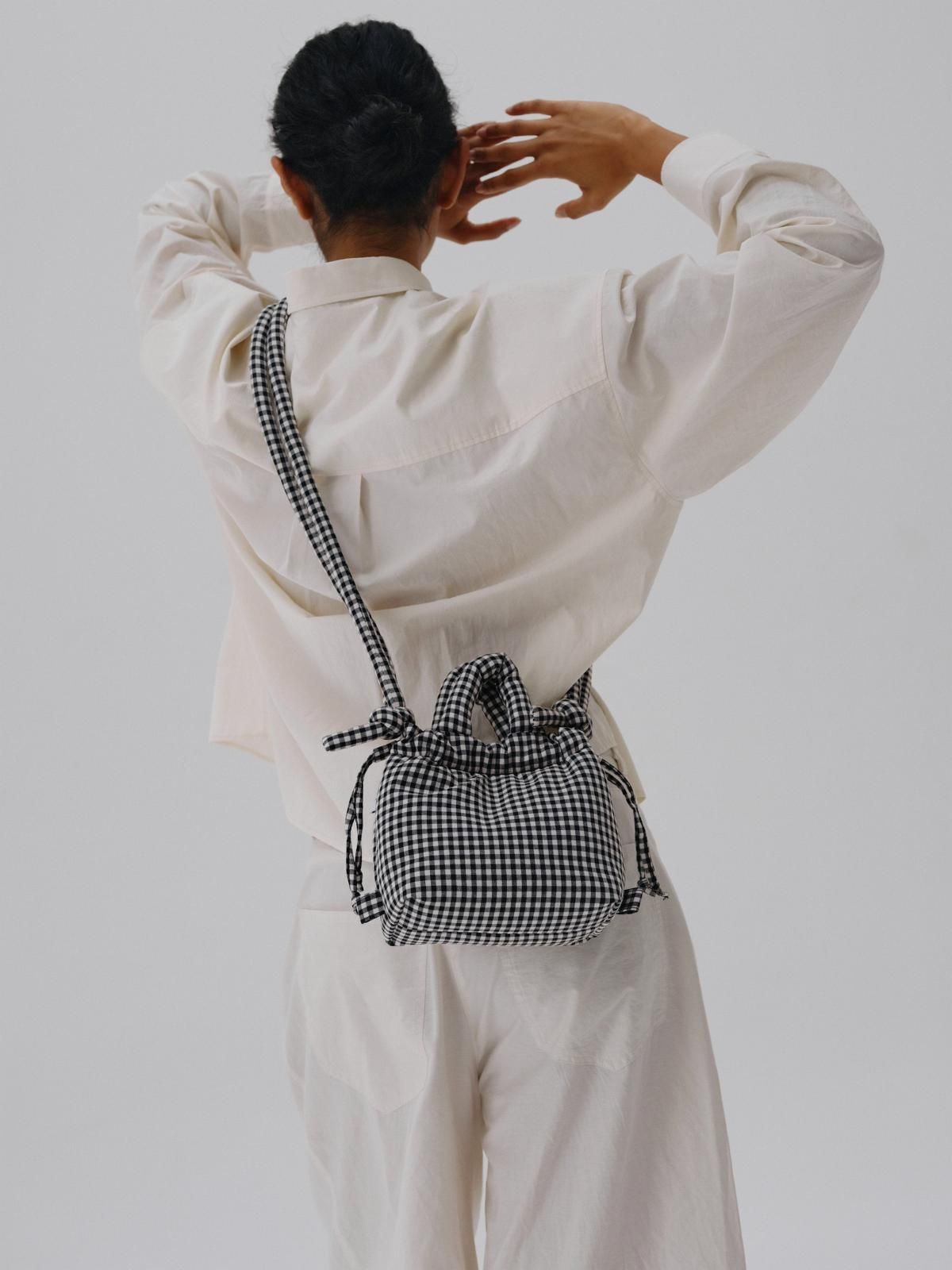 올랜드 체크 미니 소프트 버킷백 Micro Ona Soft Bag 49210623689039 VICHY BLACK - 상세 이미지 4