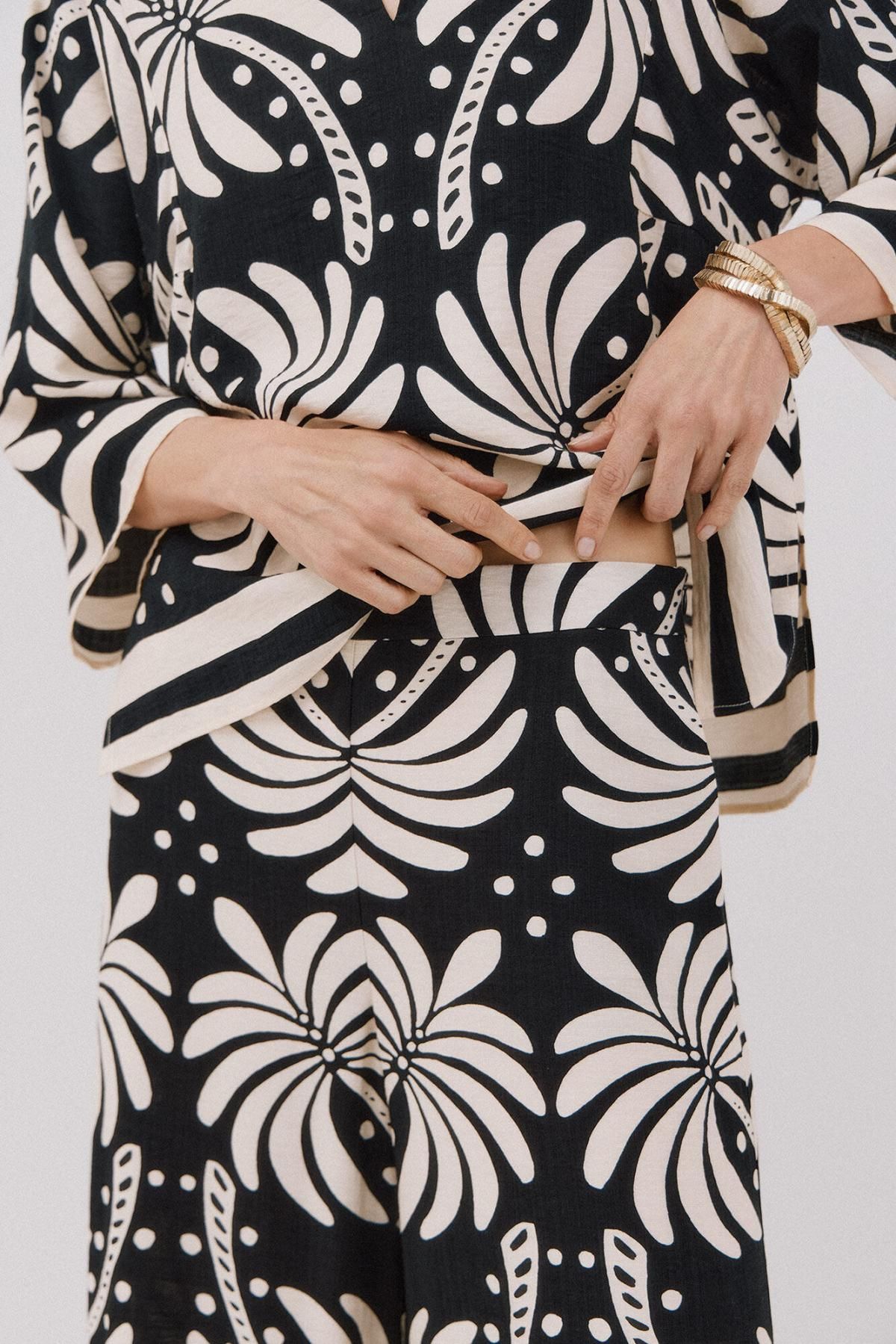 꼬르떼피엘 트로피컬 패턴 와이드 팬츠 6042939 ESTAMPADO BLANCO - 상세 이미지 2