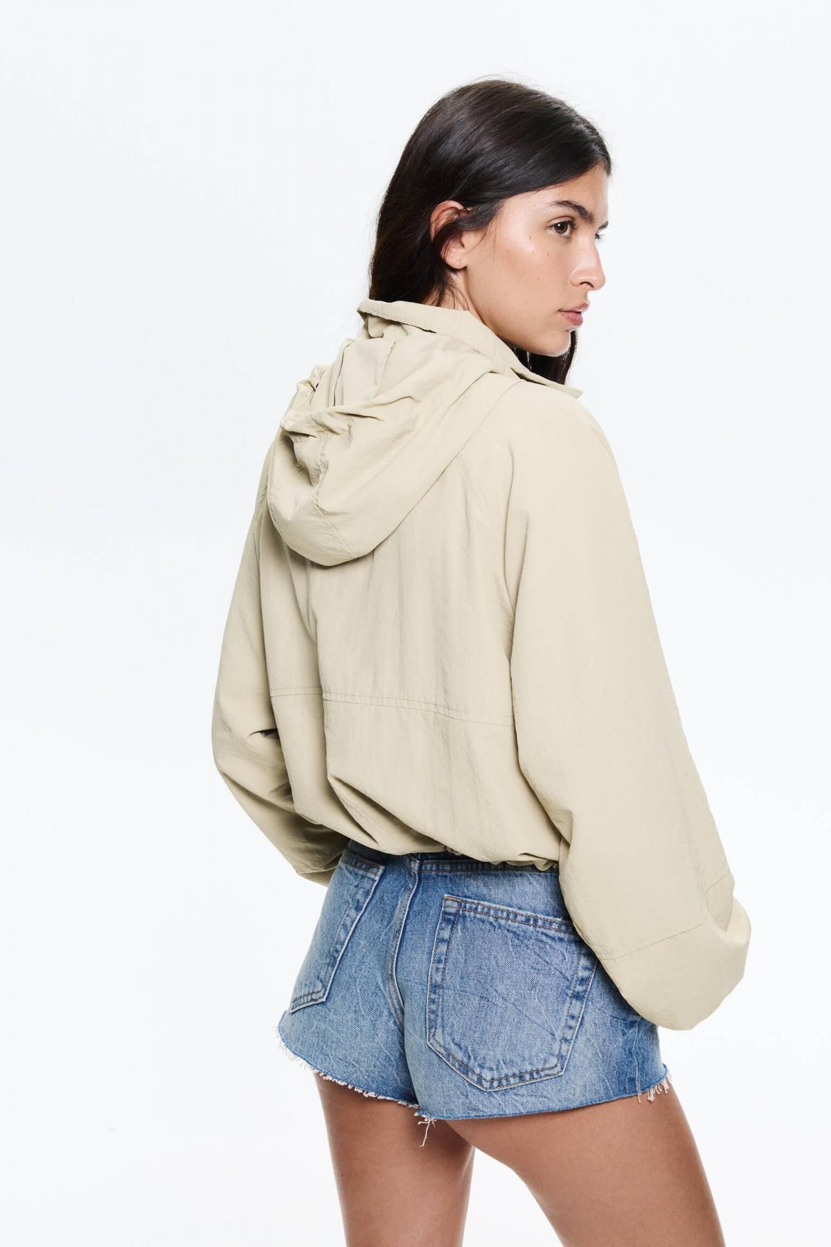 풀앤베어 라이트웨이트 바람막이 후드 크롭 재킷 3717/333 MEDIUM KHAKI - 상세 이미지 4