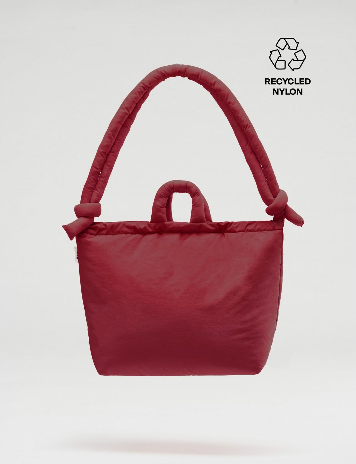 올랜드 소프트 리사이클드나일론 호보백 Ona Pro 54713241338191 CHERRY RED - 상품 이미지