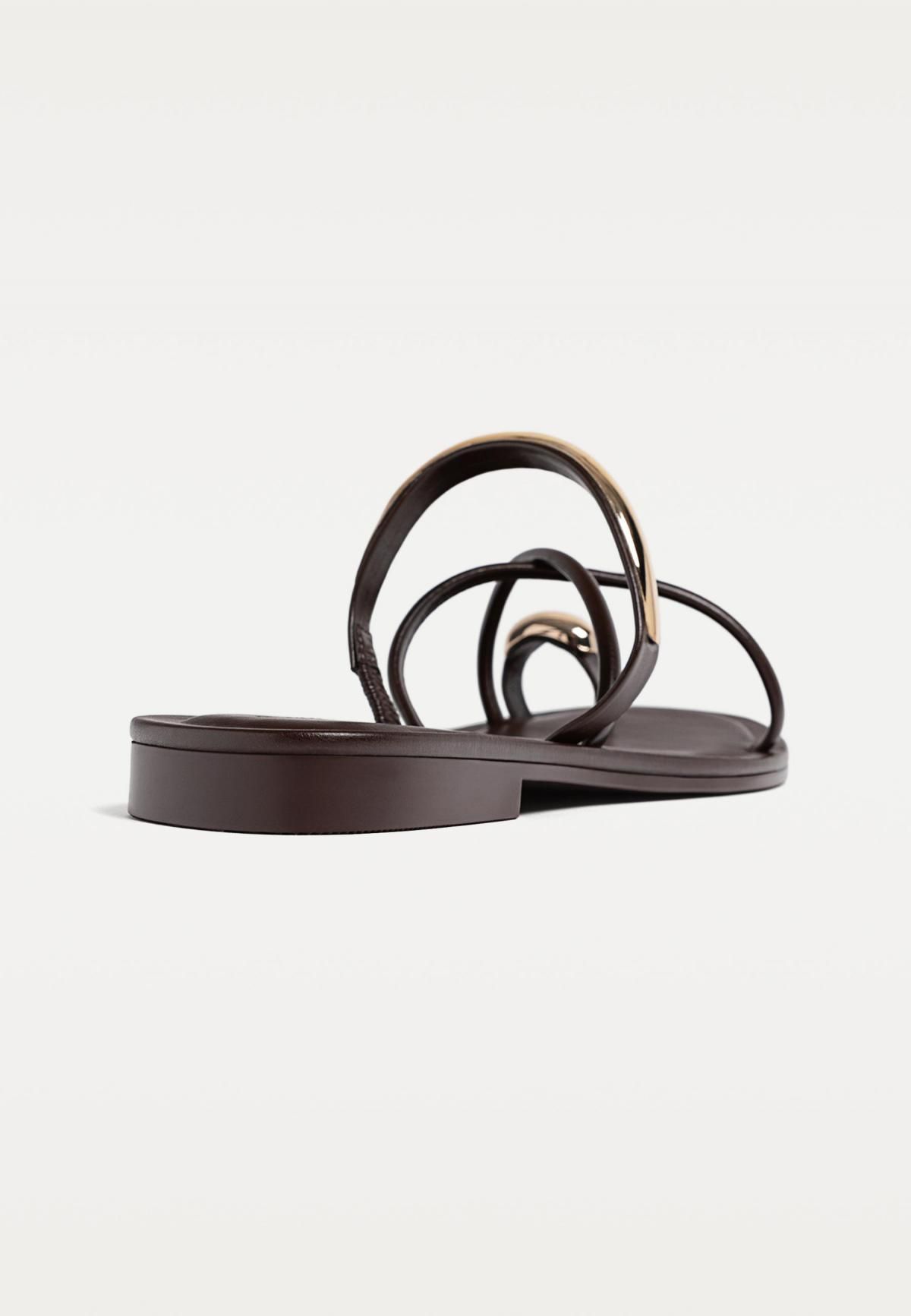 스트라디바리우스 메탈 디테일 미니멀 스트랩 플랫 샌들 9253/570 BROWN - 상세 이미지 5