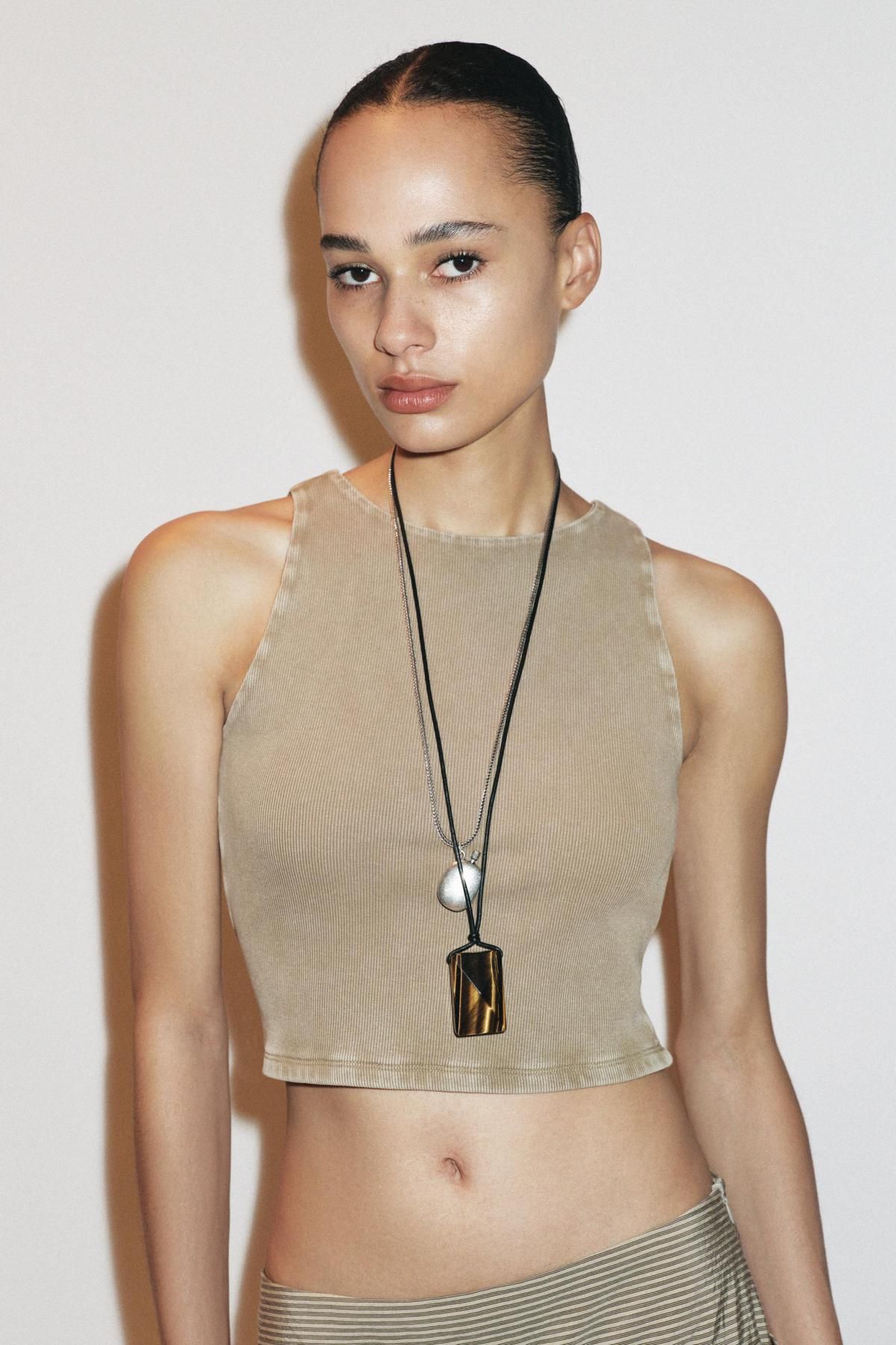 자라 오픈백 립 민소매 티셔츠 6050/349 LIGHT KHAKI - 상세 이미지 3
