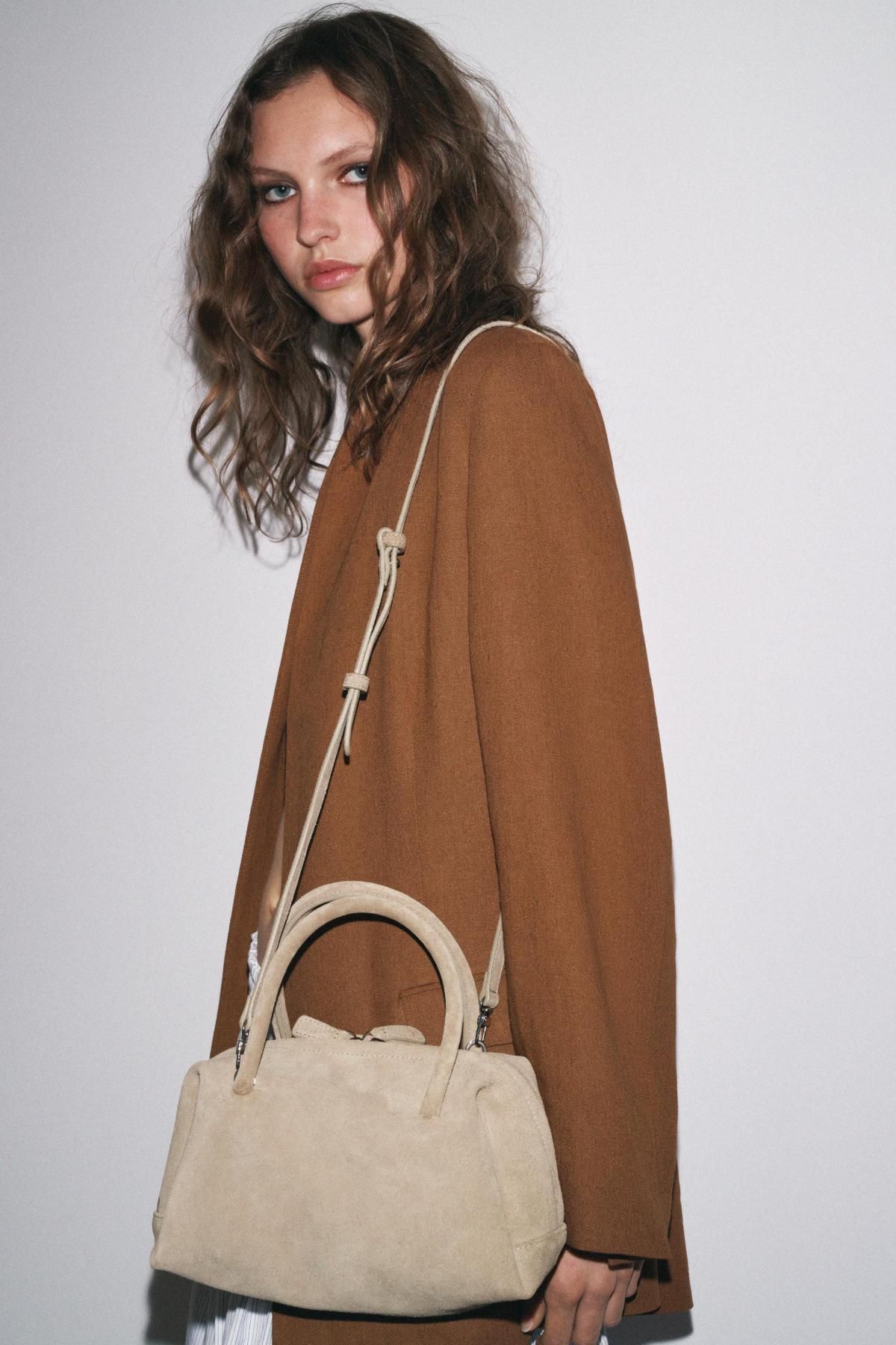자라 스웨이드 베이직 토트 SPLIT SUEDE BOWLING BAG 6552/610 ECRU - 상세 이미지 3