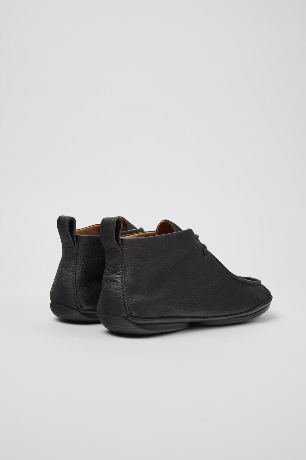 캠퍼 베이직 블랙 카프스킨 앵클부츠 Right Nina K400805-003 BLACK - 상세 이미지 3