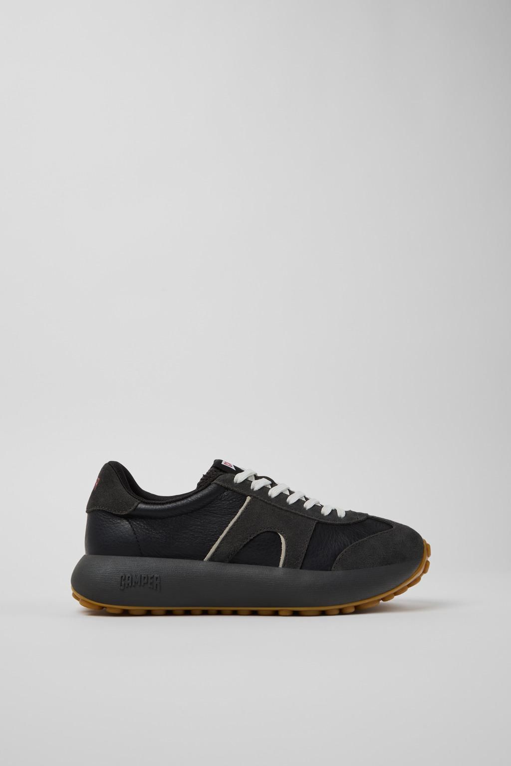 캠퍼 테크니컬 로우탑 스니커즈 Pelotas Athens K201845-001 BLACK - 메인 이미지