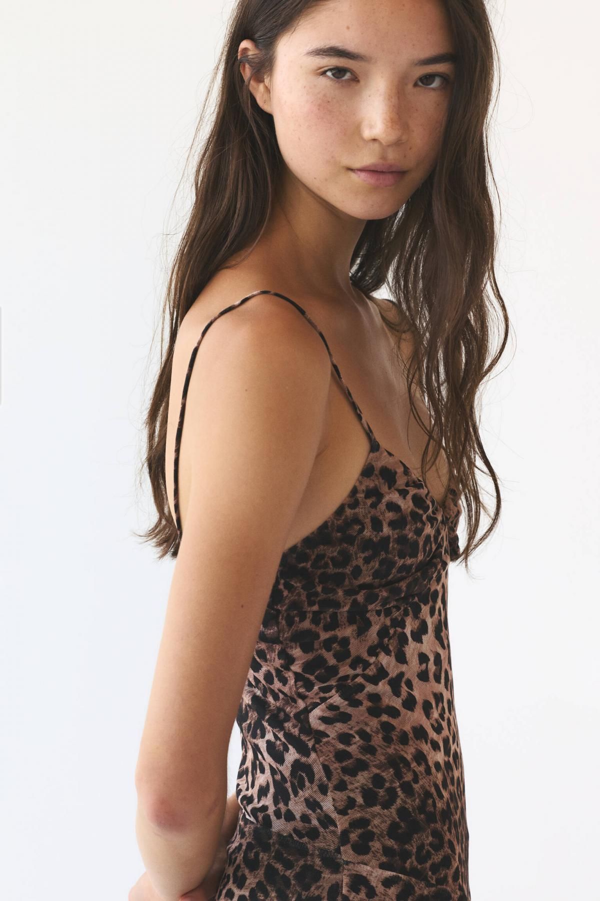풀앤베어 스트랩 브이넥 레오파드 프린트 슬립 미니 원피스 7394/338 LEOPARD - 상세 이미지 5