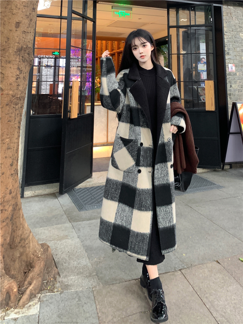 여성 빅사이즈 체크 격자 무늬 루즈핏 양모 롱코트 가을 겨울용 양면 아우터 블랙 앤 화이트 체크 M - 메인 이미지