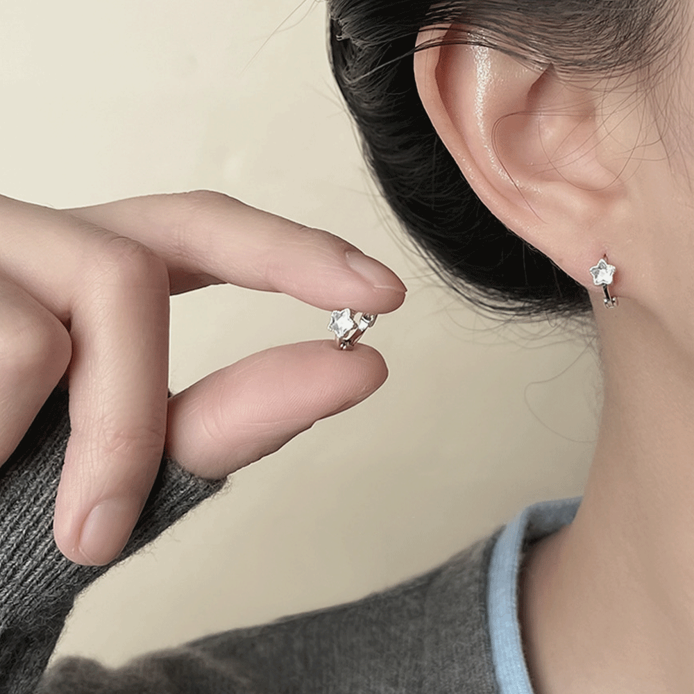 아르니 별 큐빅 원터치 링귀걸이 실버925 도금 은침 여성 데일리 귀걸이 한쌍 - 메인 이미지