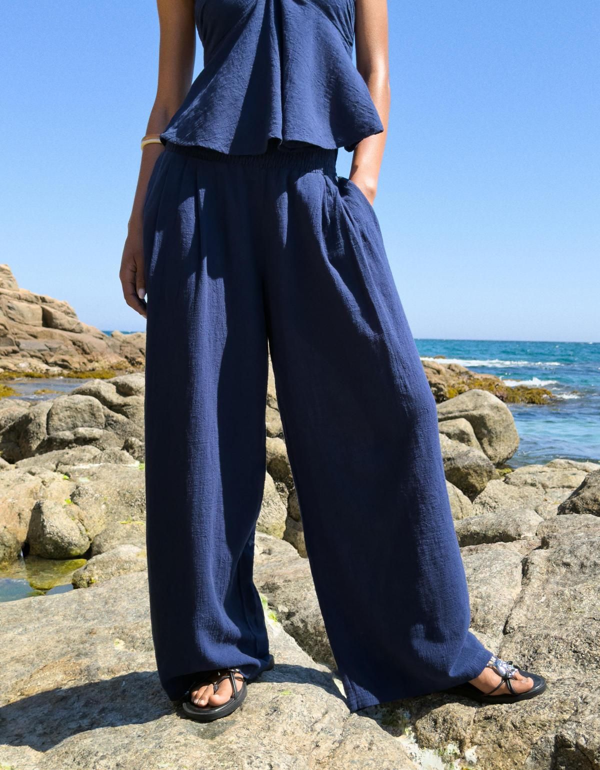 버쉬카 린넨 와이드핏 다트 팬츠 5084/207 NAVY - 상품 이미지