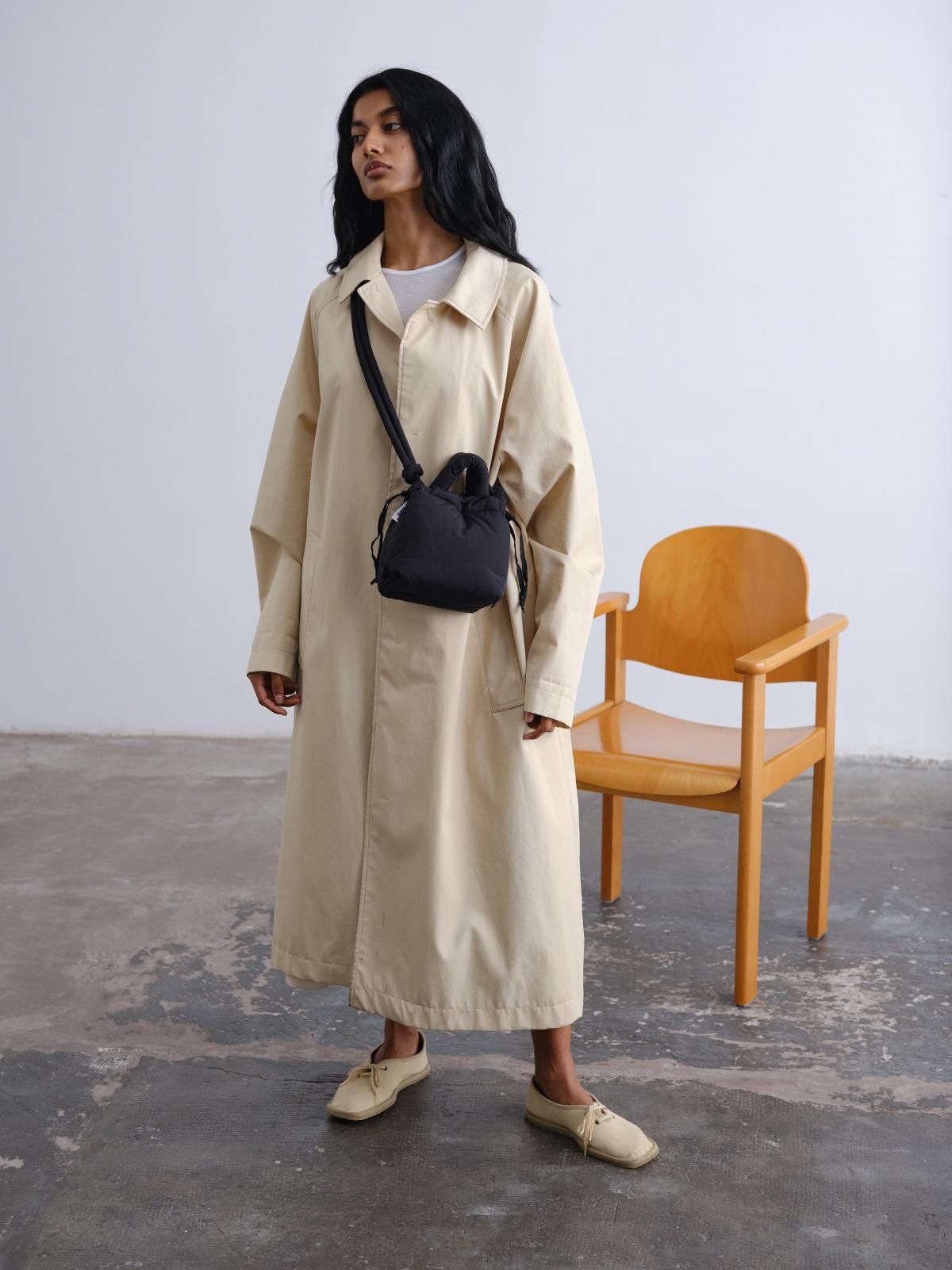 올랜드 미니멀 소프트 마이크로 버킷백 Micro Ona Soft Bag 48343176151375 BLACK - 상세 이미지 2