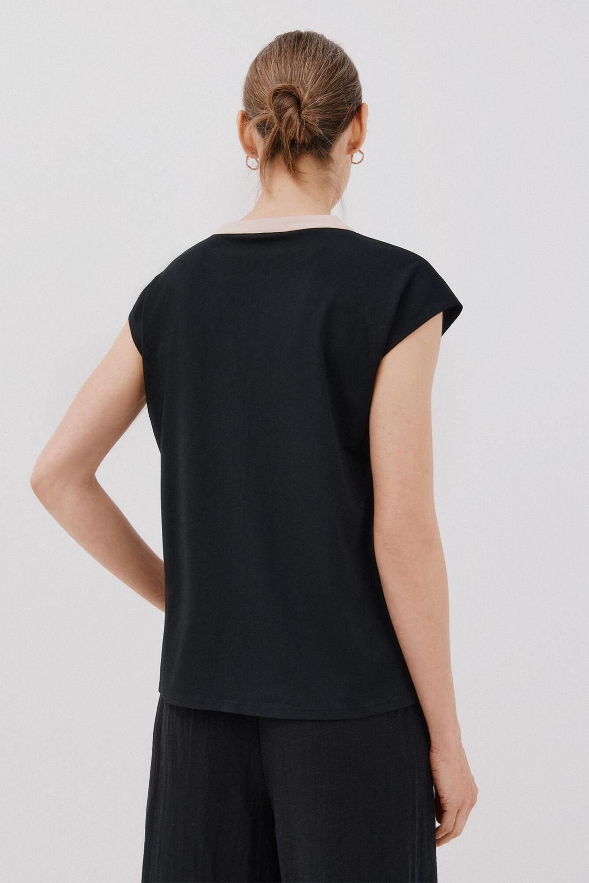 꼬르떼피엘 미니멀 배색 마오넥 민소매 티셔츠 9162092 NEGRO - 상세 이미지 5
