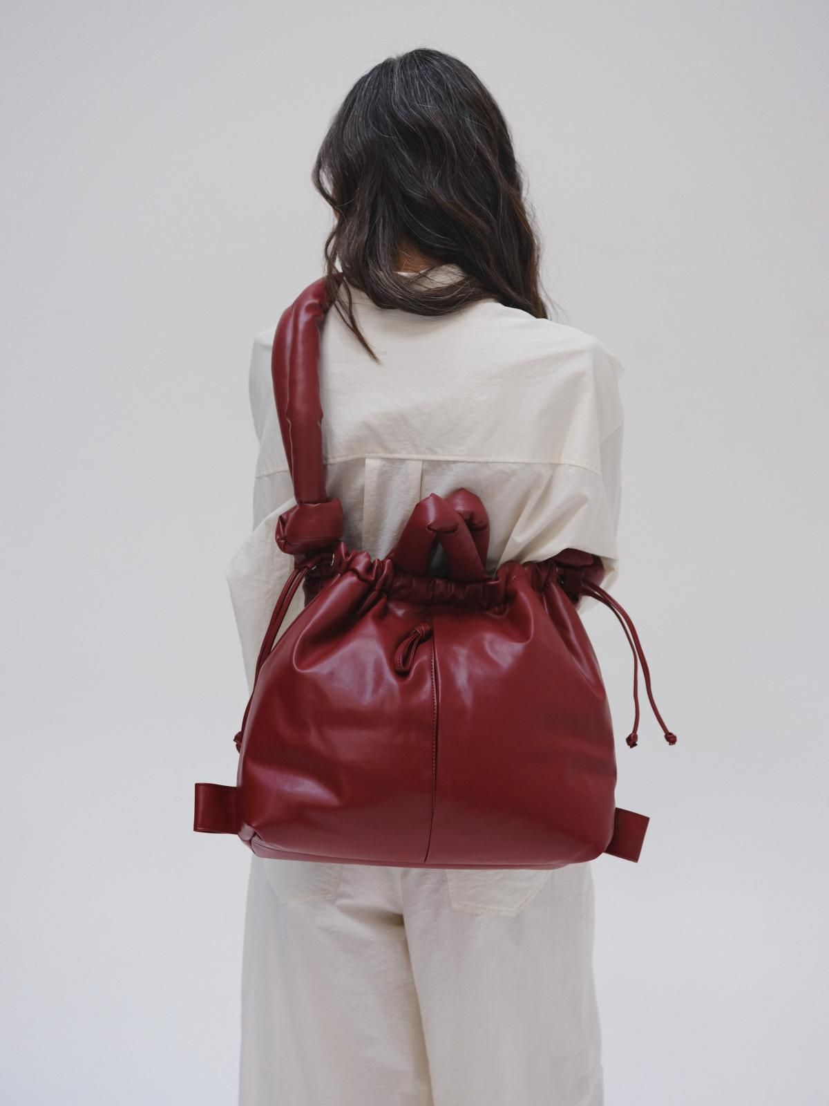 올랜드 베스트셀러 소프트 비건 레더 스트링 버킷백 Ona 49018784350543 CHERRY RED - 상세 이미지 5