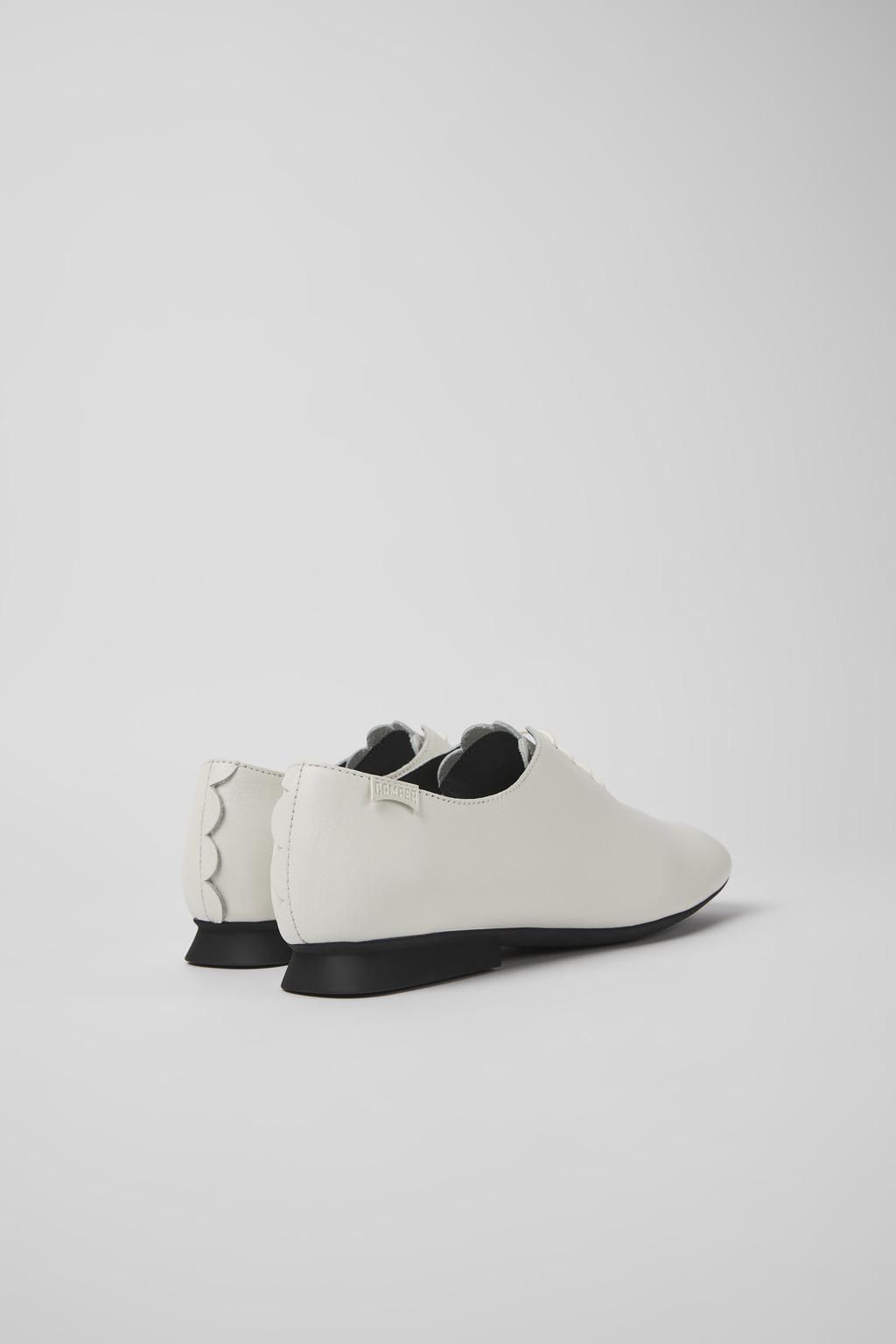 캠퍼 미니멀 화이트 레더 펌프스 로우 힐 Casi Myra K201484-001 WHITE - 상세 이미지 3