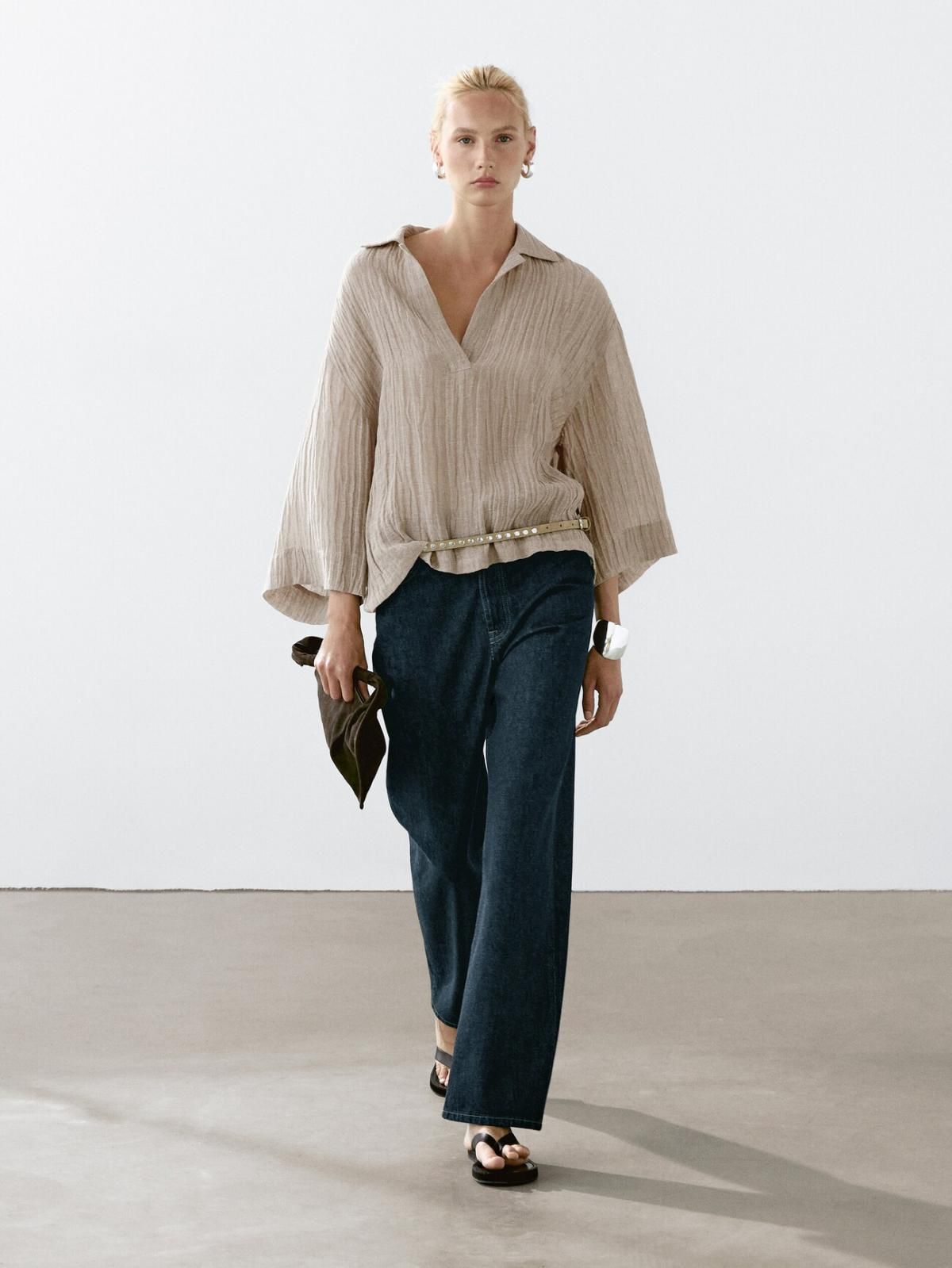 마시모두띠 내추럴 린넨 블렌드 오픈넥 블라우스 5114/715 BEIGE - 상세 이미지 2