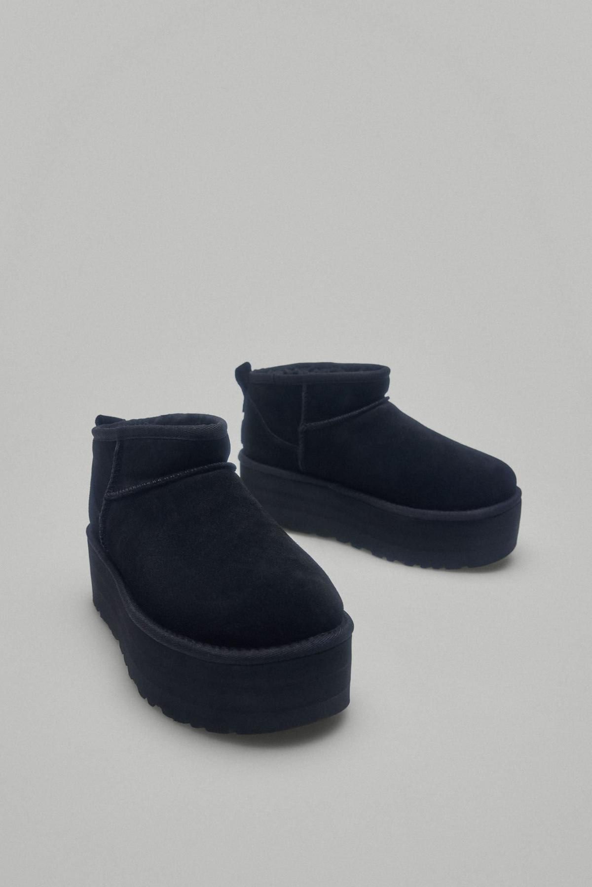 어그 플랫폼 앵클부츠 여성 UGG 클래식 미니 퍼 무톤 9960899 NEGRO - 상세 이미지 3