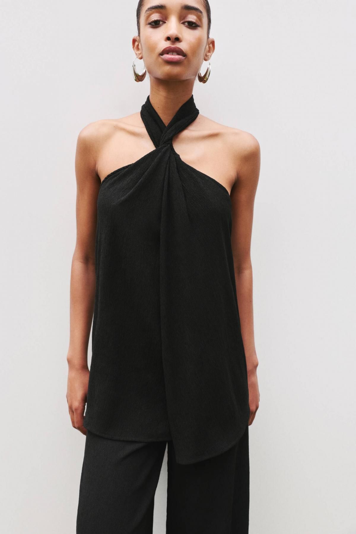 풀앤베어 블랙 크레이프 홀터넥 탑 7150/387 BLACK - 상세 이미지 2