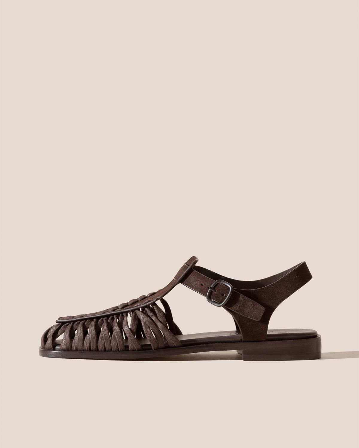 헤레우 ALARO 스웨이드 스퀘어토 T바 샌들 9242880049484 DARK BROWN - 메인 이미지