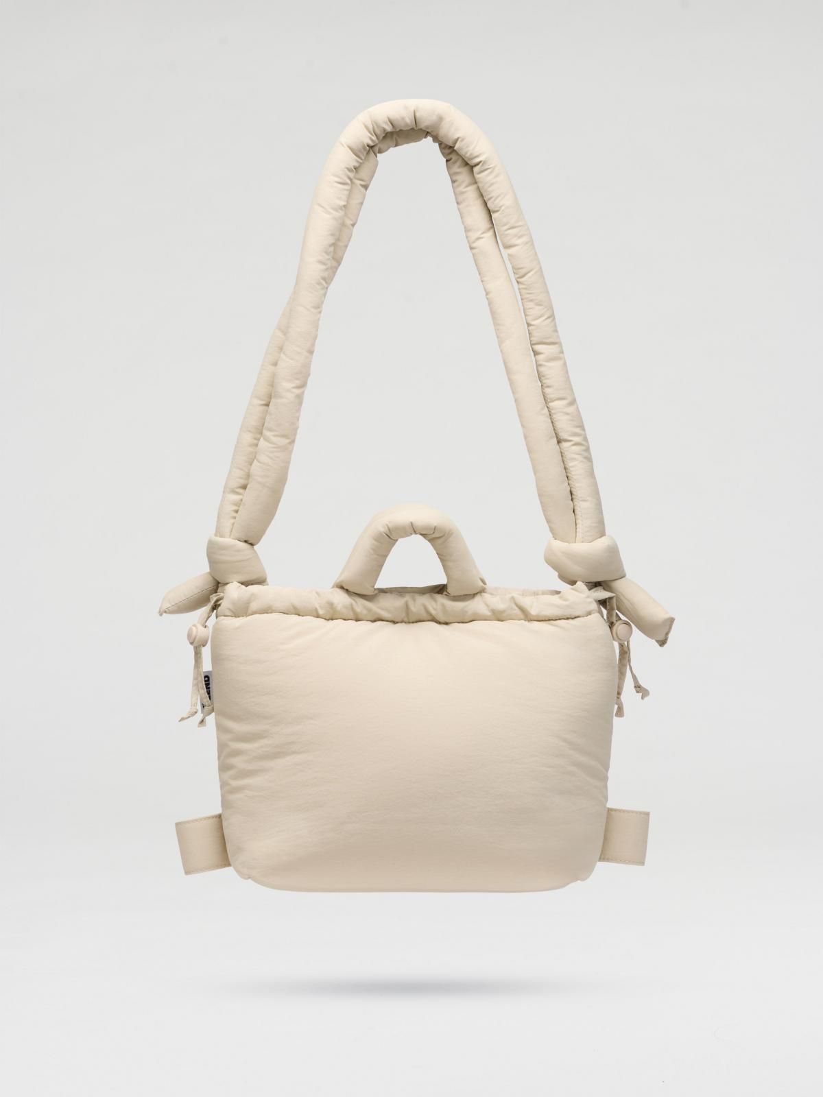 올랜드 미니멀 패디드 소프트 백팩 겸 크로스백 Compact Ona Soft Bag 53529334153551 SAND - 메인 이미지