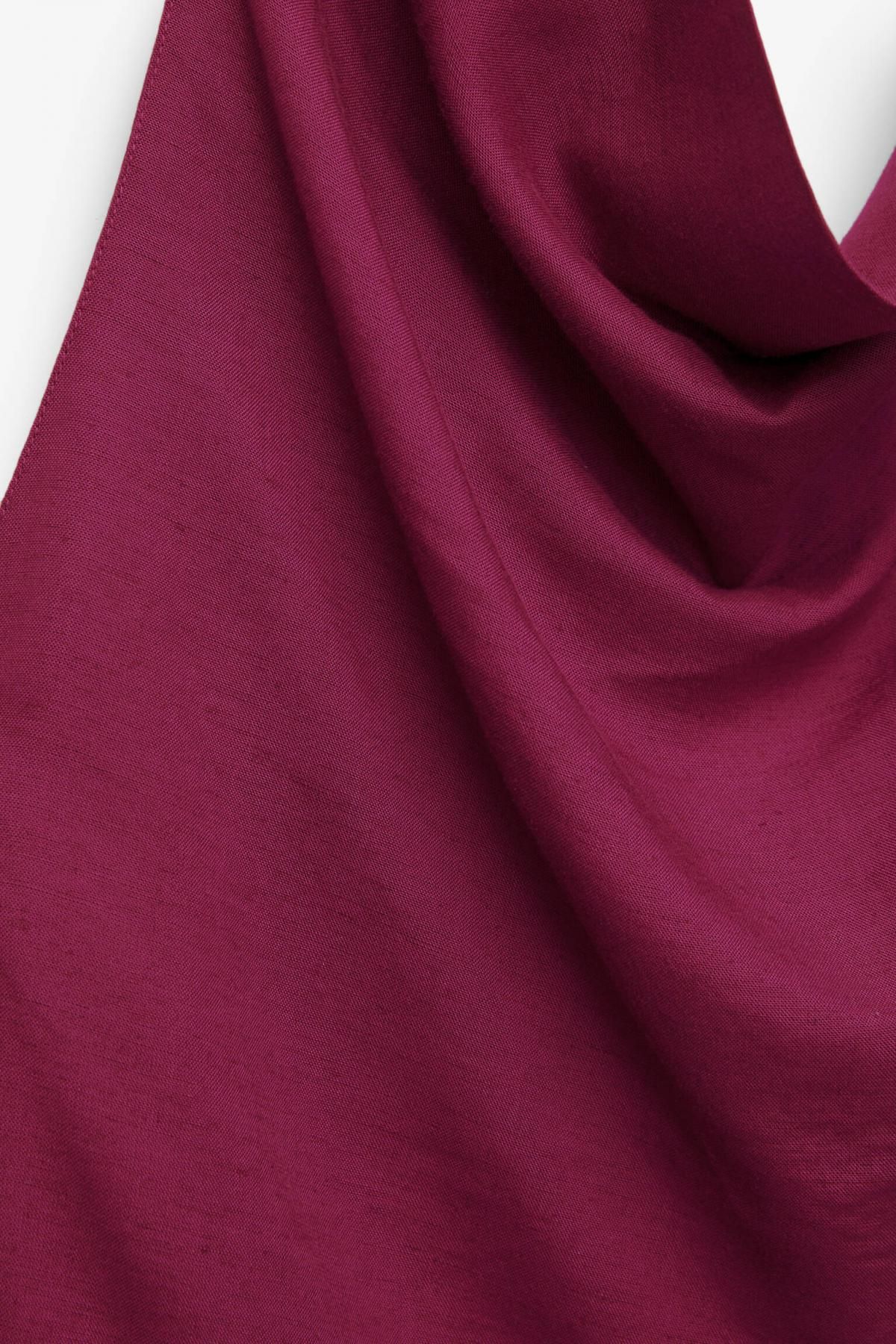 풀앤베어 샤이니 새틴 홀터넥 민소매탑 3474/369 MAROON - 상세 이미지 4