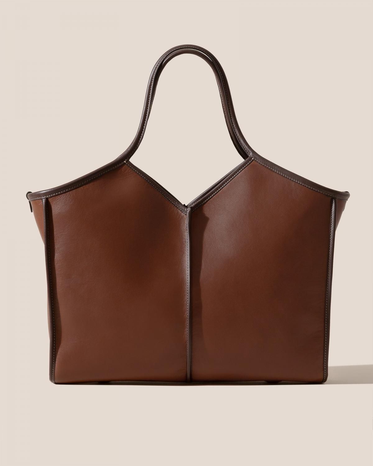 헤레우 CALELLA 프리미엄 레더 스퀘어 미디엄 토트백 9332524941644 BROWN - 메인 이미지